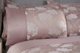 New Edge Blinds English Garden Duvet Set in Pink - Size: Super King - thumbnail 4