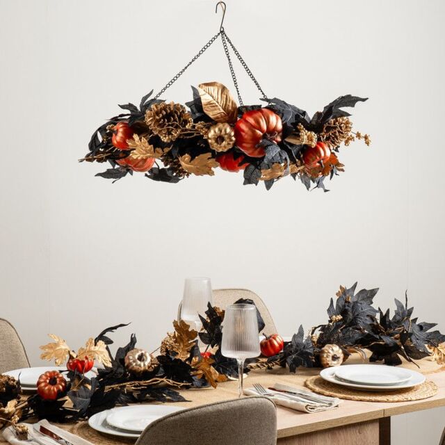 Scottish Everlastings Ltd 55cm Premium Hanging Wreath Black / Gold - image 1