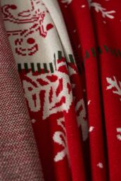 BHS Christmas Patchwork Throw in Red - Size: 130 cm x 160 cm - thumbnail 2