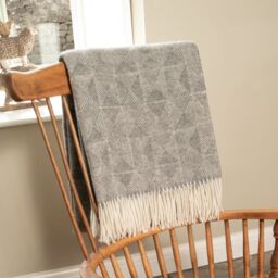 Native Natural Diamond Pattern Grey Wool Blanket - Size: Double