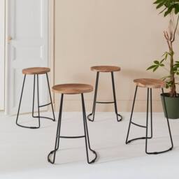 sweeek Set Of 4 Industrial Metal & Wooden Bar Stools in Light Brown - thumbnail 1