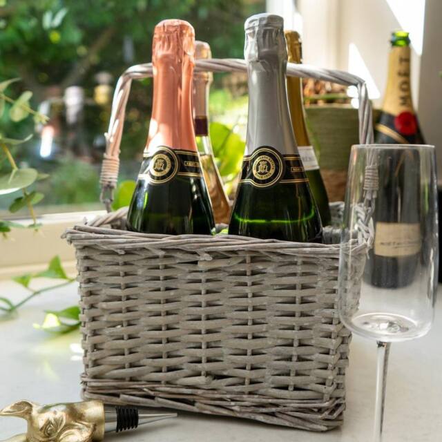 Madison & Mayfair 4 Wine Basket Holder With Ribbon & Cellophane Handle - Grey Wash