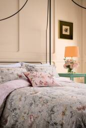 English Heritage 'Suffolk Garden' Cotton Duvet Cover Set - Size: King - thumbnail 2