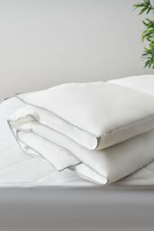 BHS 15 Tog Like Down Duvet in White - Size: King - thumbnail 2