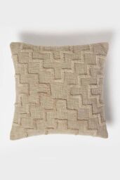 Homescapes Geometric Tufted Cotton Cushion in Beige - Size: 45 cm x 45 cm - thumbnail 1
