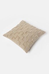 Homescapes Geometric Tufted Cotton Cushion in Beige - Size: 45 cm x 45 cm - thumbnail 5