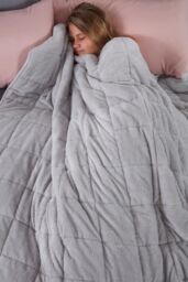 OHS Teddy Fleece Sensory Sleep Therapy Weighted Blanket 125 x 150 cm 4kg in Light Grey - Size: 125 cm x 180 cm - thumbnail 3