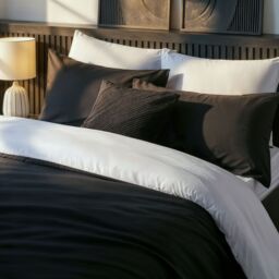 OHS Plain Reversible Duvet Cover With Pillowcase Set in White - Size: Double - thumbnail 3