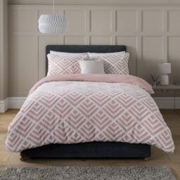 Smart Living Luxurious Geometric Jacquard Fleece Duvet Cover with Pillowcases in Pink - Size: Single - thumbnail 1