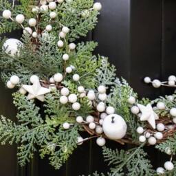 Dibor 50cm Shooting Star Xmas Decor Front Door Wreath Christmas Wreath in White - thumbnail 4