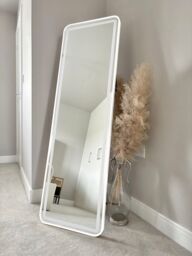 Downton Interiors Stunning White Rectangular Metal Frame LED Wall or Floor Standing Dressing Mirror 145cm x 45cm - Soho Collection - Size: XL - thumbnail 3