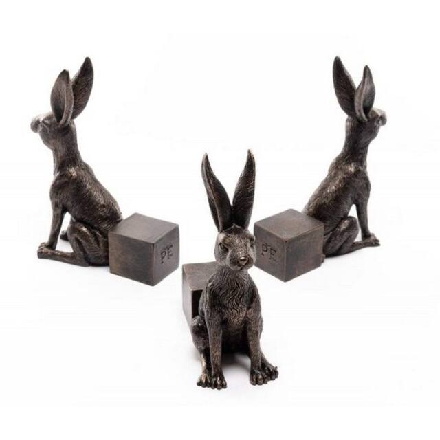 Jardinopia Large Sitting Hare Plant Pot Feet - Set of 3 in Bronze - image 1