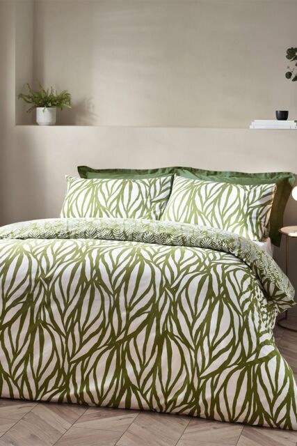 HOEM Frond Abstract Cotton Rich Reversible Duvet Cover Set in Olive - Size: Single - image 1