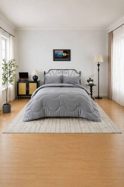 Dyzi 10.5 Tog Supersoft Microfibre Duvet - Coverless or Covered Set in Grey - Size: King - image 1