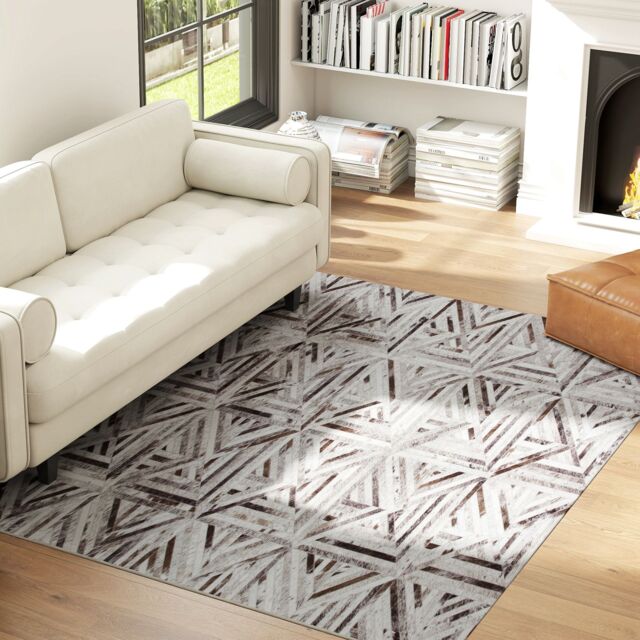 HOMCOM Non-Slip Washable Rug, Chenille Floor Carpet for Living Room in Brown - Size: 230 cm x 160 cm