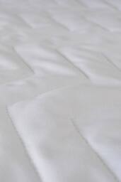 The Lyndon Company Waterproof Quilted Mattress Protector - Deyongs 1846 in White - Size: King - thumbnail 3