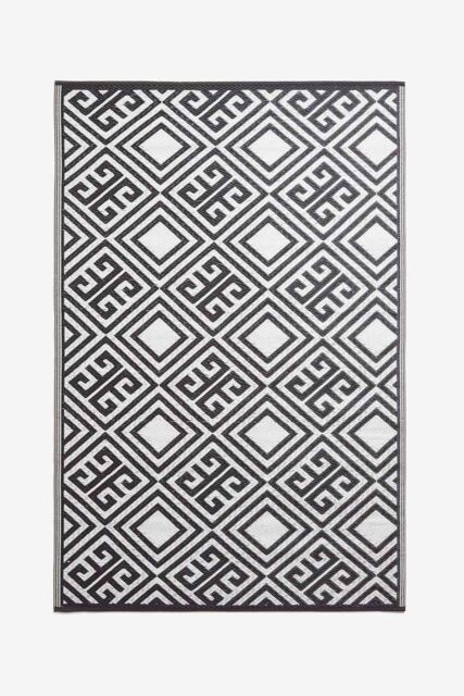 Homescapes Luxury Outdoor Rug Waterproof Reversible for Garden, Black Geometric - Size: 120 cm x 180 cm - image 1