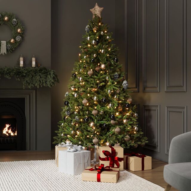 Charles Bentley Luxury 6ft Pre-Lit Faux Nordic Spruce Hinged Christmas Tree in Green