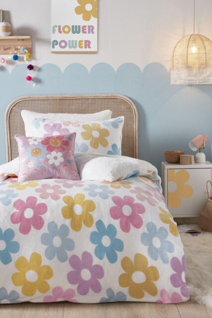 Bedlam 'Retro Flower' Fleece Duvet Cover Set - Size: Single - image 1