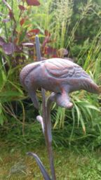 Inspirational Gifting Kingfisher on Reeds Garden Sculpture Ornament Decoration in Bronze - thumbnail 3