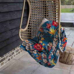 Benjamin Tate Design Bright Red & Orange Tropical Flowers & Plants Blanket in Natural - Size: 120 cm x 150 cm - thumbnail 4