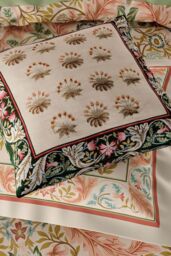 Morris & Co 'Daisy Tile' Cotton Slub Cushion - Size: 45 cm x 45 cm - thumbnail 2