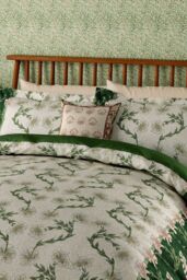 Morris & Co 'Daisy Tile' Cotton Slub Cushion - Size: 45 cm x 45 cm - thumbnail 3