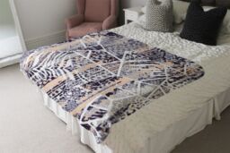 Benjamin Tate Design Grunged Print Blanket in Natural - Size: 120 cm x 150 cm - thumbnail 3
