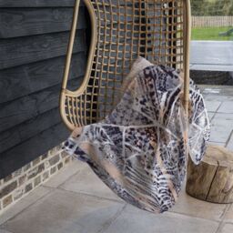 Benjamin Tate Design Grunged Print Blanket in Natural - Size: 120 cm x 150 cm - thumbnail 4