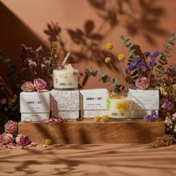 Serenityy Agnes + Cat Botanical Soy Candle - Rydal Oudh in White - thumbnail 8