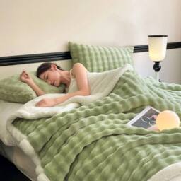 VOGREX Warm Soft Throw Reversible Sherpa Fleece Blanket 150×200cm in Green - Size: 150 cm × 200 cm - thumbnail 3