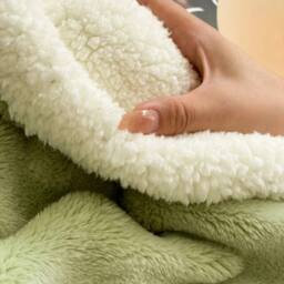 VOGREX Warm Soft Throw Reversible Sherpa Fleece Blanket 150×200cm in Green - Size: 150 cm × 200 cm - thumbnail 4