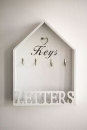 Marco Paul Hanging Key Letter Rack White Wood Storage Hooks Wall Mounted Modern Home Decor - thumbnail 5