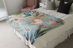 Benjamin Tate Design Pink Tropical Flowers Blanket in Natural - Size: 120 cm x 150 cm - thumbnail 3