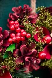 Dibor 30cm Cluster Berries Xmas Decor Front Door Wreath Christmas Wreath in Red - thumbnail 4