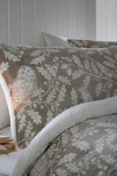 Dreams & Drapes 'Woodland Owls' Fleece Duvet Cover Set in Pale Green - Size: Super King - thumbnail 2