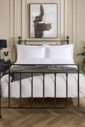 Hotel Pure Luxury 4 Star Duvet Cover Set in White - Size: Single - thumbnail 4