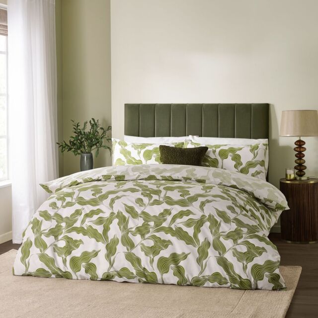 HOEM Lauro Printed Reversible Duvet Cover Set in Olive - Size: Single - image 1