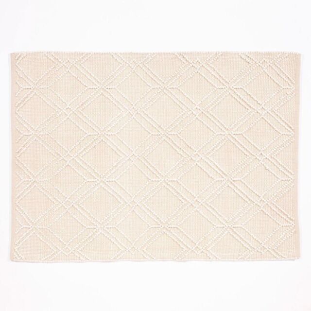 Esselle Blenheim 100% Pet Large Diamond Rug in Cream - Size: 160 cm x 230 cm - image 1