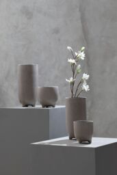 Orsina Small Planter, Stoneware Plant Pot with Subtle Speckled Finish, Modern Indoor/Outdoor Raised Planter for Home in Natural - thumbnail 3