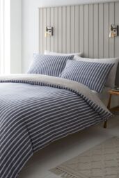 Catherine Lansfield 'Textured Banded Stripe' Duvet Cover Set in Blue - Size: King - thumbnail 2