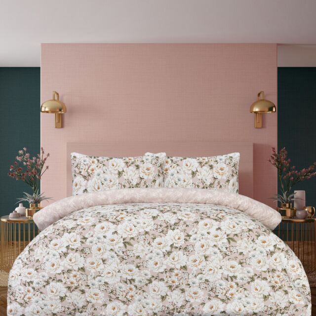 Smart Living Luxury Soft Reversible Elegant Blooms Duvet Cover & Pillowcases in Pink - Size: King - image 1