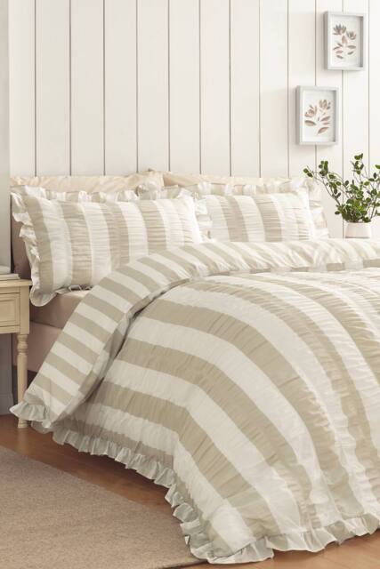 Catherine Lansfield 'Seersucker Frill Stripe' Duvet Cover Set in Natural - Size: Super King