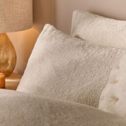 OHS 2 Pack Thermal Teddy Fleece Pillowcase Cover in Cream - Size: Standard Pillow Case - thumbnail 2