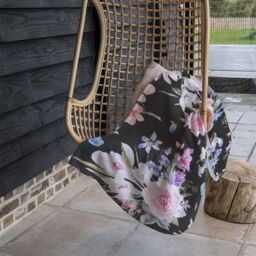 Benjamin Tate Design Bright Pink Flowers On Black Blanket in Natural - Size: 120 cm x 150 cm - thumbnail 4
