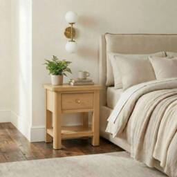 FurnitureboxUK Belle 1 Drawer Solid Oak Wood Bedside Table in Light Brown