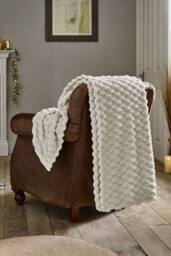 Deyongs Featherstone SuperSoft Textured Extra Warm Luxury Throw 130x170cm in Silver - Size: 130 cm x 170 cm - thumbnail 1