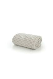 Deyongs Featherstone SuperSoft Textured Extra Warm Luxury Throw 130x170cm in Silver - Size: 130 cm x 170 cm - thumbnail 4