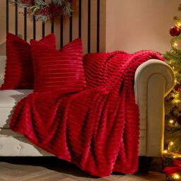 OHS Faux Fur Ribbed Fleece Throw Blanket Winter Warm Supersoft in Red - thumbnail 2