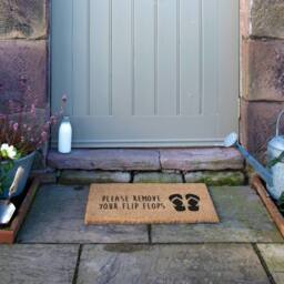 Artsy Mats Please Remove Your Flip Flops Coir Doormat (60 x 40cm) in Brown - Size: 40 cm x 60 cm - thumbnail 8
